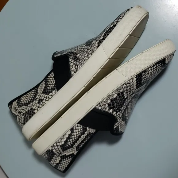 Vince Garvey Slip On Leather Snake Print Shoes Women's 6.5 Black