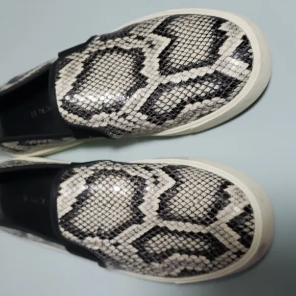 Vince Garvey Slip On Leather Snake Print Shoes Women's 6.5 Black