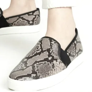 Vince Garvey Slip On Leather Snake Print Shoes Women's 6.5 Black
