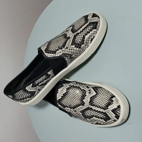 Vince Garvey Slip On Leather Snake Print Shoes Women's 6.5 Black