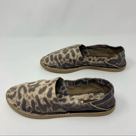 VINCE Snake Embossed Leather Slip On Flats Shoes Women Size 9