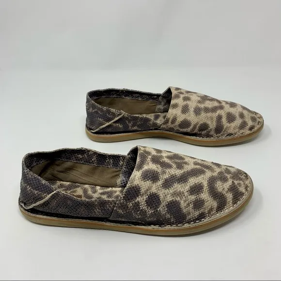 VINCE Snake Embossed Leather Slip On Flats Shoes Women Size 9