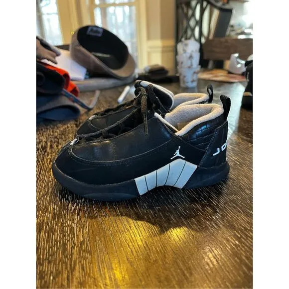 Vintage 2000 Nike Air Jordan 15 black leather &amp; Gray Boys Shoes sz 8C