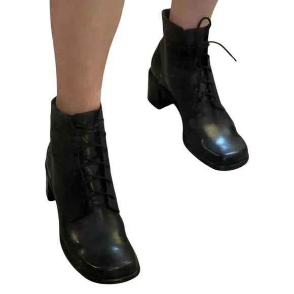 Vintage 90s Black Leather Women's Square Toe Lace Up Ankle Boots 8.5