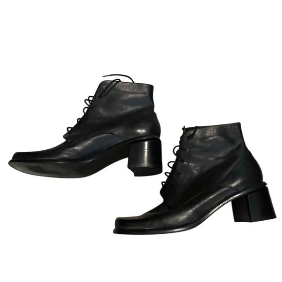 Vintage 90s Black Leather Women's Square Toe Lace Up Ankle Boots 8.5