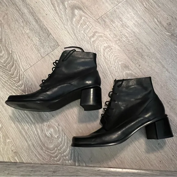 Vintage 90s Black Leather Women's Square Toe Lace Up Ankle Boots 8.5
