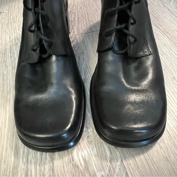 Vintage 90s Black Leather Women's Square Toe Lace Up Ankle Boots 8.5