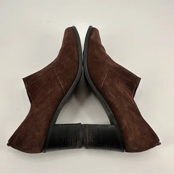 Vintage Aquatalia Brown Suede Heels Elegant Slip-On Shoes Size 9.5