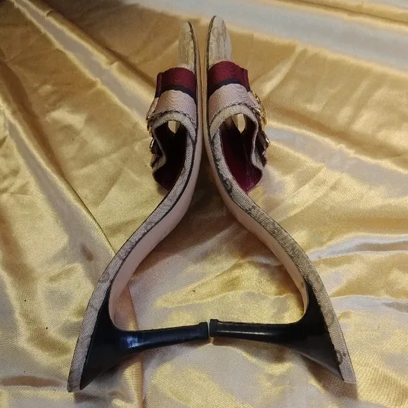 Vintage Gucci - Dark Red and Gold High Heels - Like New Condition - Size…