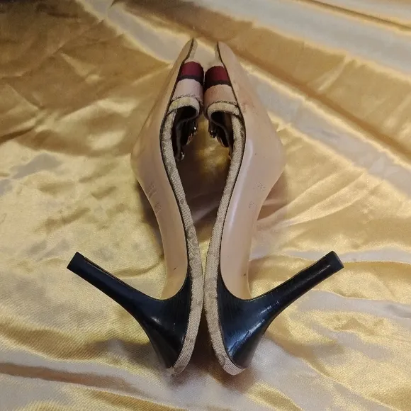 Vintage Gucci - Dark Red and Gold High Heels - Like New Condition - Size…