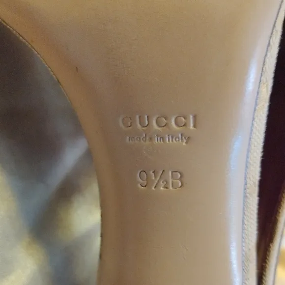 Vintage Gucci - Dark Red and Gold High Heels - Like New Condition - Size…