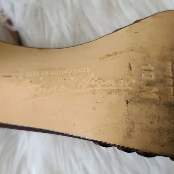 Vintage Etienne Aigner leather heels