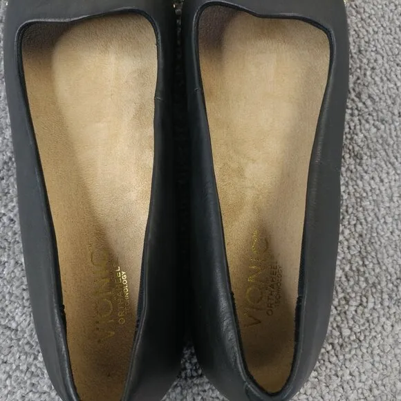 Vionic Bondi Womens Size 9.5 Shoes Gold Studded Leather Slip On Flats Black