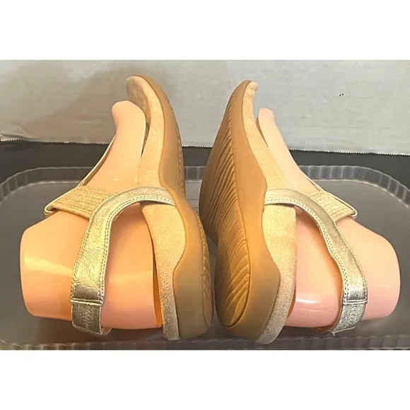 Vionic BREA TOE POST SLINGBACK SANDAL Women's Gold Size 8.5