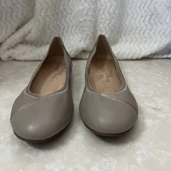 Vionic Caroll Taupe Grey Leather Ballet Flats Womens Sz 11 US