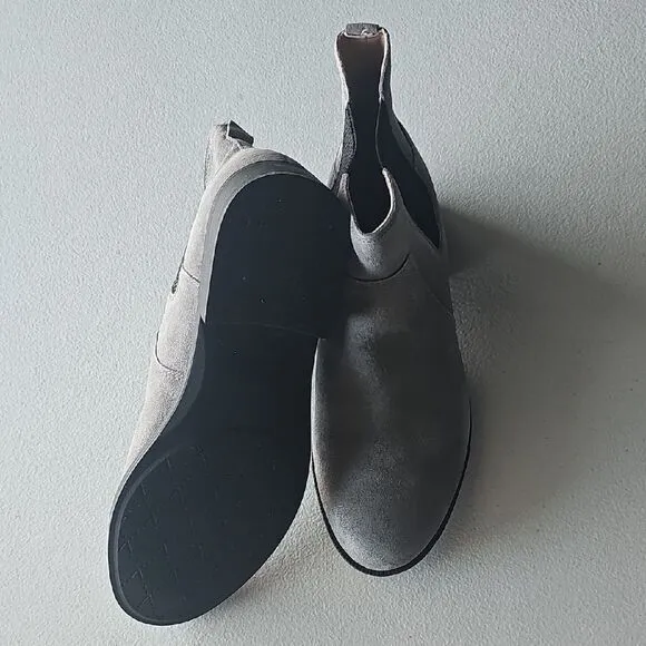 Vionic Gray Ankle Boots, SIZE 6 MEDIUM