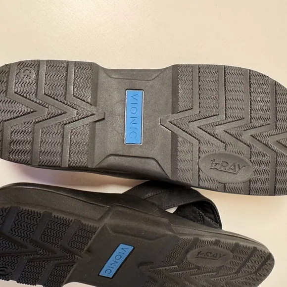 Vionic Men's HMANLY Black and Gray Sandals