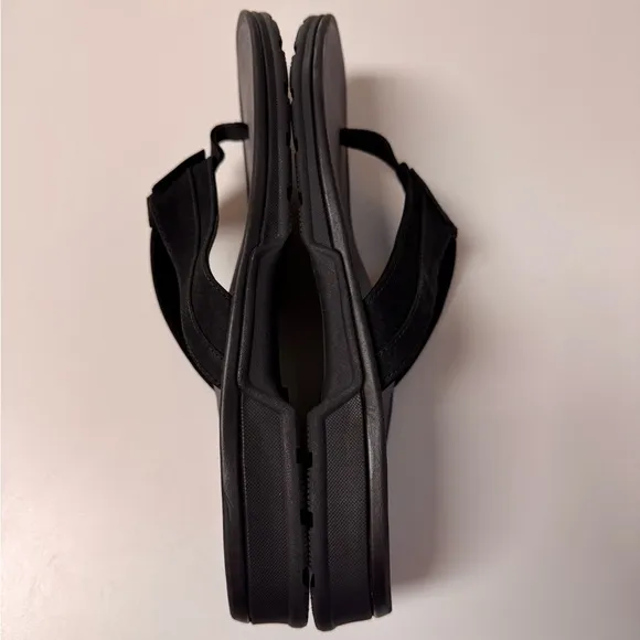Vionic Men's HMANLY Black and Gray Sandals