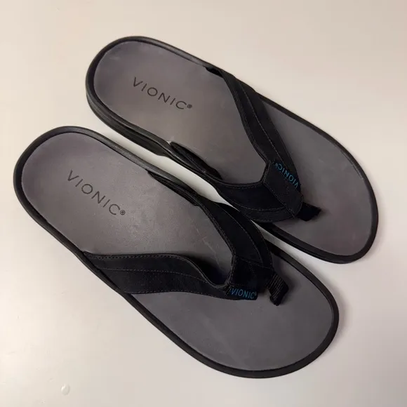Vionic Men's HMANLY Black and Gray Sandals