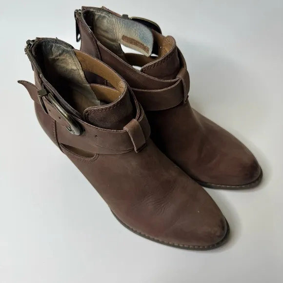 Vionic Rory Brown Leather Ankle Boots
