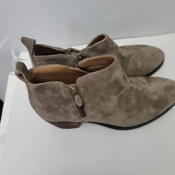 Vionic Womens Cecily Suede Bootie Ankle Boots
