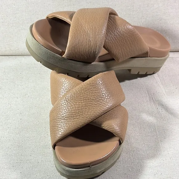 Vionic Women's Tan Slide Sandals Size 8