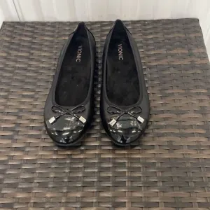 Vionic ballet flats, women’s size size 10