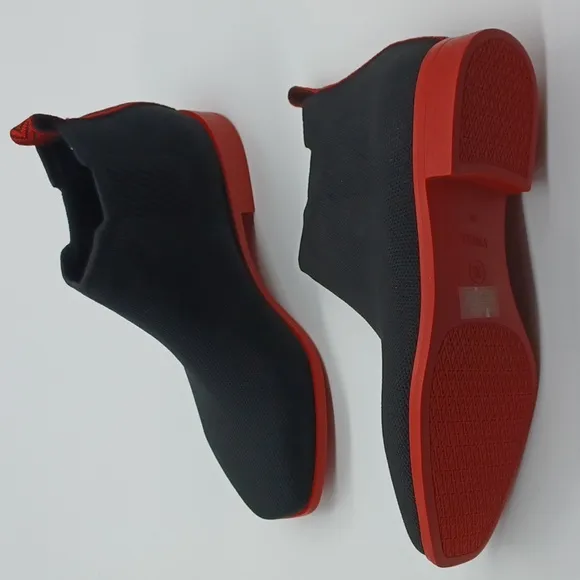 Vivaia Ryan Pro Square Toe Chelsea Ankle Boots EU 39 US 8  Black Ruby Red NWT