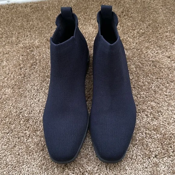 Vivaia Square-Toe Water-Repellent Ankle Boots (Ryan Pro) Navy