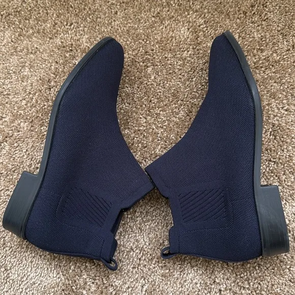 Vivaia Square-Toe Water-Repellent Ankle Boots (Ryan Pro) Navy