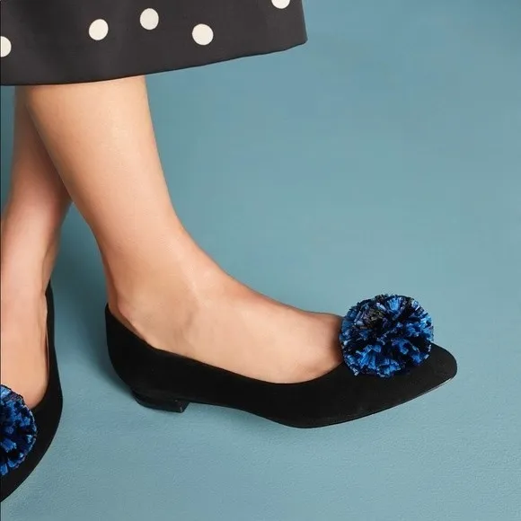 Whimsical Anthropologie Raffia Pom Pom Flats – NWT Size 6