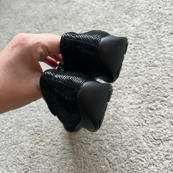 Wolky Shoes Size 38 ‘Passion’ Shimmer Mary Jane Black Leather Round Toe Flats