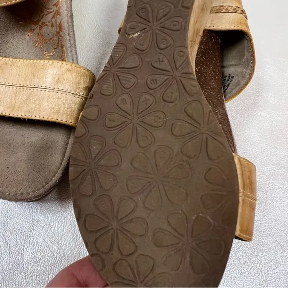 Women's Aetrex Tan Wedge Sandals