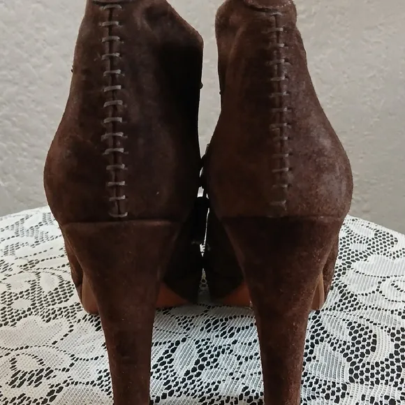 Womens  Brown Suede Lace-Up Shoes