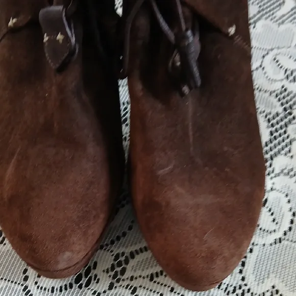 Womens  Brown Suede Lace-Up Shoes