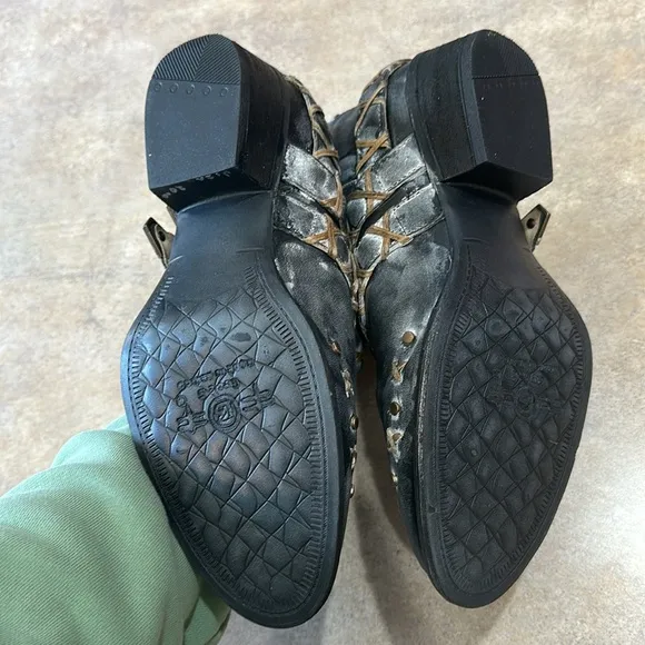 Womens Circle G ankle boots size 11