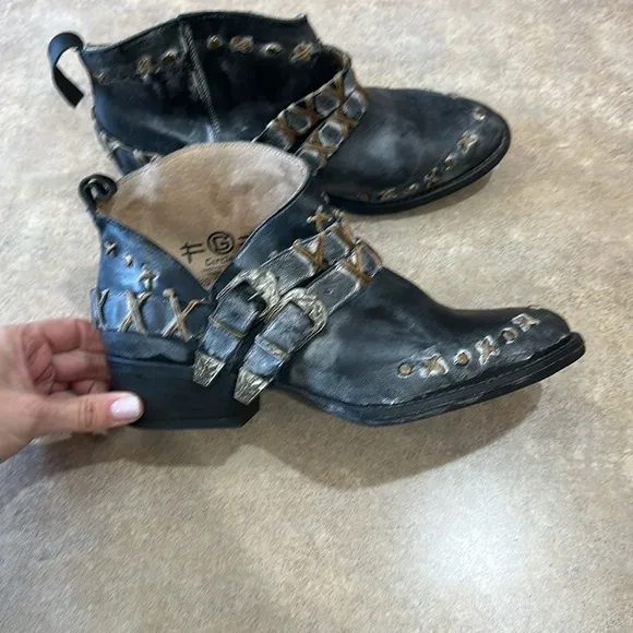 Womens Circle G ankle boots size 11
