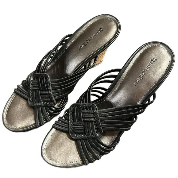 Women’s Naturalizer Black Slip On 2” Wedge Sandals - Size 8.5M - NWOT