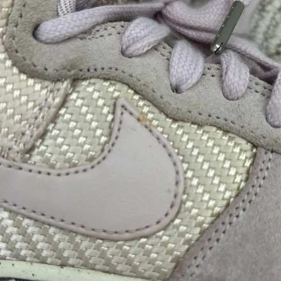 Women’s Nike Air Force‎ 1 High Premium Bleached Lilac Suede Size 7 EUC