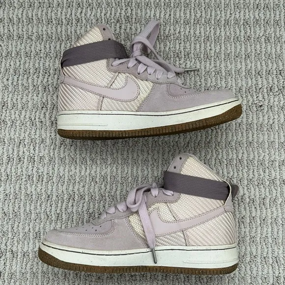 Women’s Nike Air Force‎ 1 High Premium Bleached Lilac Suede Size 7 EUC