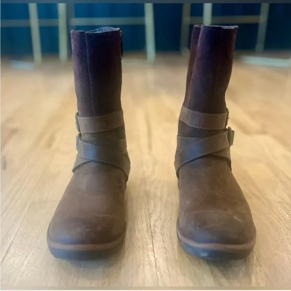 Women’s Ugg Lorna Boot, Brown, Fur Lined, Waterproof, Leather   Suede, Size 7