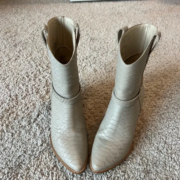 Women's Western Ankle Boots - Gray
