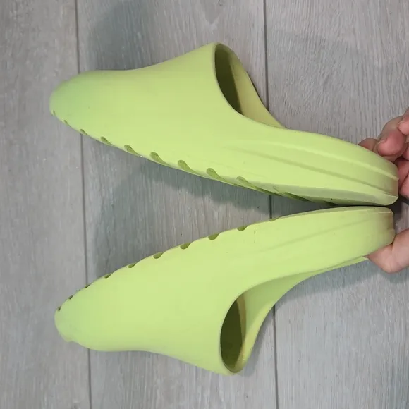 Yeezy Adidas Mens Lime Green Slide Sandals Shoes Sz 8 Slide