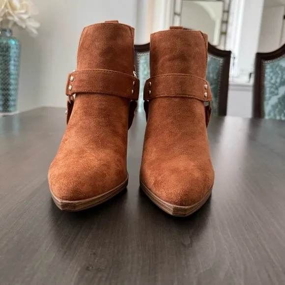 YOKI Muriel Women suede Western ankle boots cowgirl booties NWT Size 6