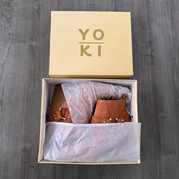 YOKI Muriel Women suede Western ankle boots cowgirl booties NWT Size 6