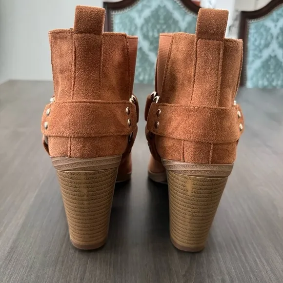YOKI Muriel Women suede Western ankle boots cowgirl booties NWT Size 6