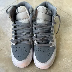 (YOUTH) Big Kids' Air Jordan Retro 1 High OG Casual Shoes