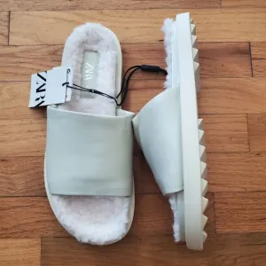 Zara Genuine Leather Slide On Sandals Beige Open Toe Faux Fur Lining NEW Casual