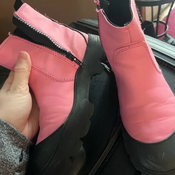 ZARA Girls Rubberized Pink/Black Ankle Boots