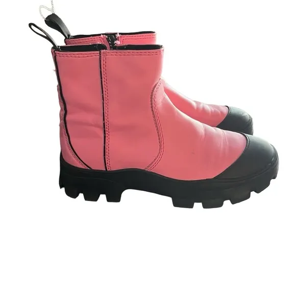 ZARA Girls Rubberized Pink/Black Ankle Boots